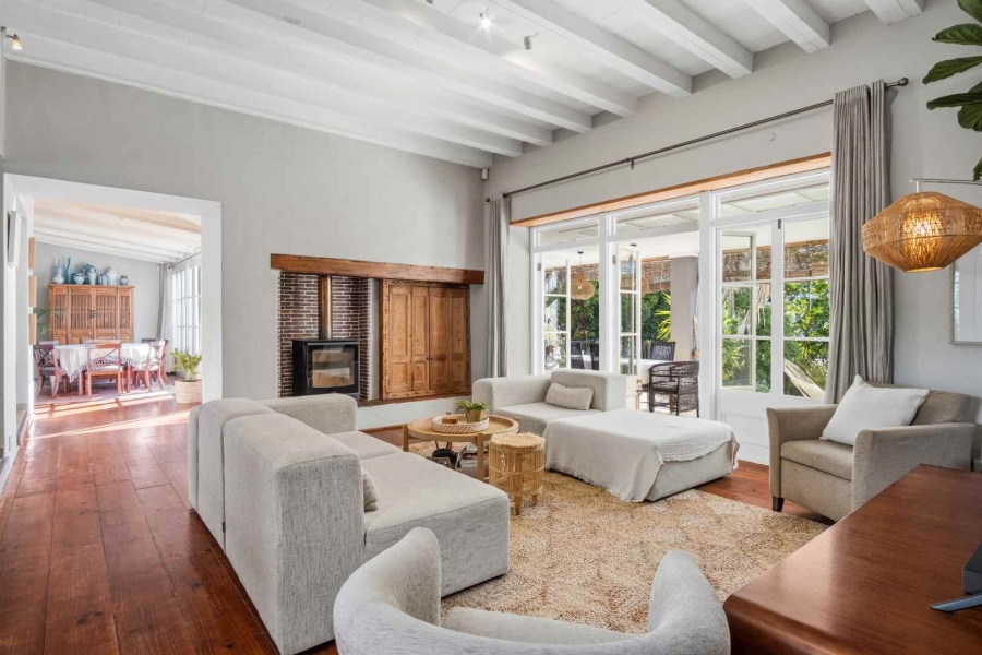 5 Bedroom Property for Sale in The Meadows Western Cape